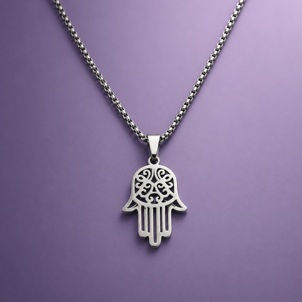 Collier Main de Fatma argenté en acier inoxydable